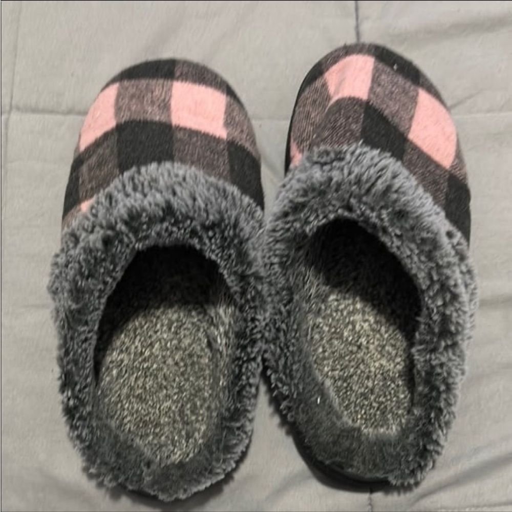 Pre loved checked slippers